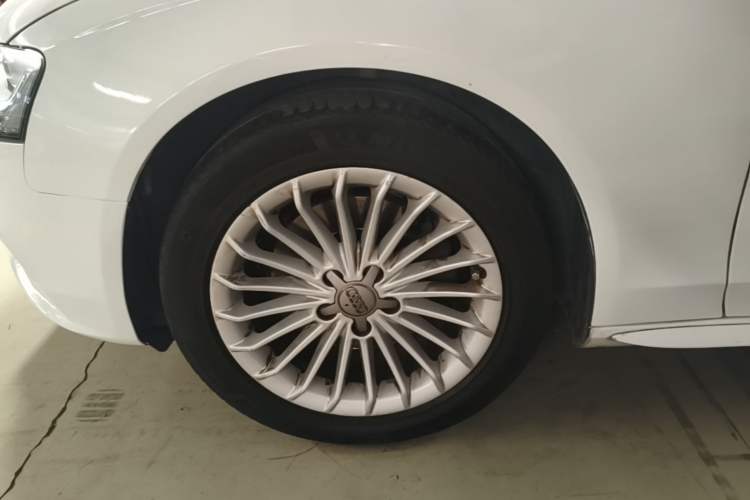 Used Audi A4L 2015 35 TFSI Automatic Comfort Model Left Front Wheel Hub