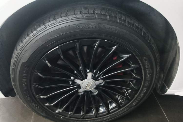 Used Audi A4L 2015 35 TFSI Automatic Comfort Model Left Front Wheel Hub