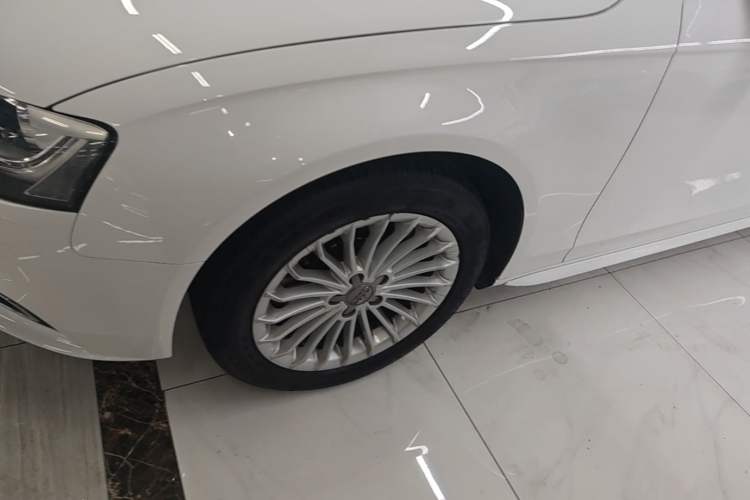 Used Audi A4L 2015 35 TFSI Automatic Comfort Model Left Front Wheel Hub