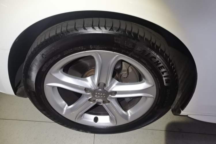 Used Audi A4L 2015 45 TFSI quattro Individual Sport Edition Left Front Wheel Hub