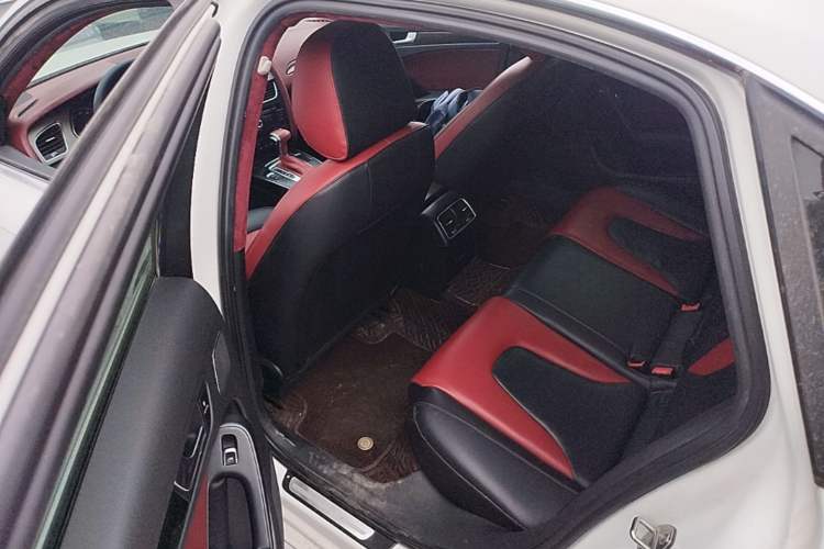 Used Audi A4L 2015 35 TFSI Automatic Standard Model Left Rear Seat
