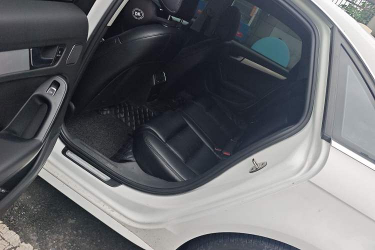 Used Audi A4L 2015 45 TFSI quattro Individual Sport Edition Left Rear Seat
