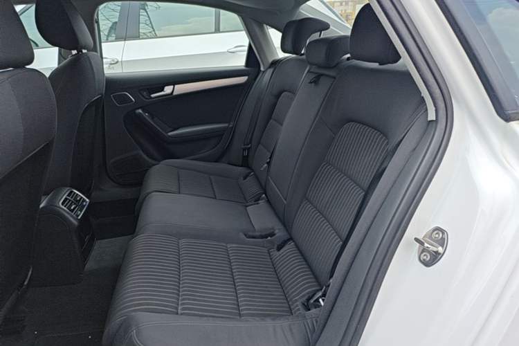Used Audi A4L 2015 45 TFSI quattro Individual Sport Edition Left Rear Seat