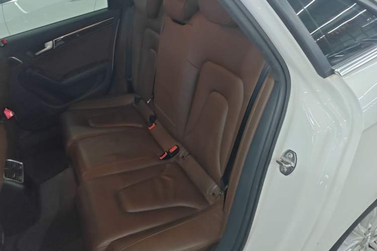 Used Audi A4L 2015 35 TFSI Automatic Comfort Model Left Rear Seat