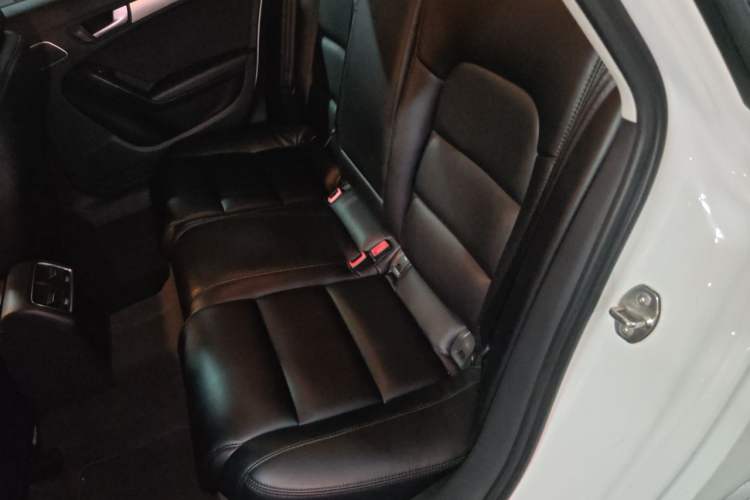 Used Audi A4L 2015 45 TFSI quattro Individual Sport Edition Left Rear Seat
