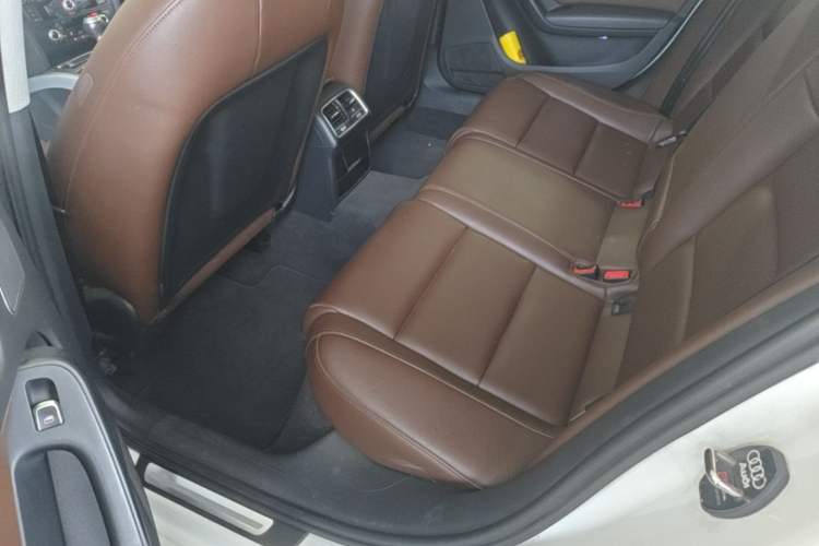 Used Audi A4L 2015 45 TFSI quattro Individual Sport Edition Left Rear Seat