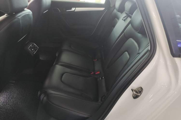 Used Audi A4L 2015 45 TFSI quattro Individual Sport Edition Left Rear Seat