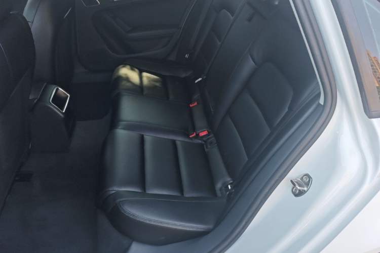 Used Audi A4L 2015 35 TFSI Automatic Standard Model Left Rear Seat