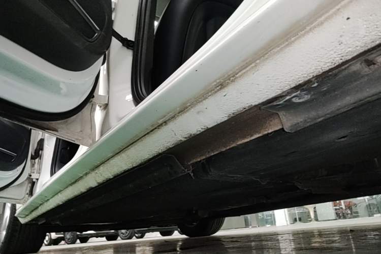 Used Audi A4L 2015 35 TFSI Automatic Standard Model Left Side Sill