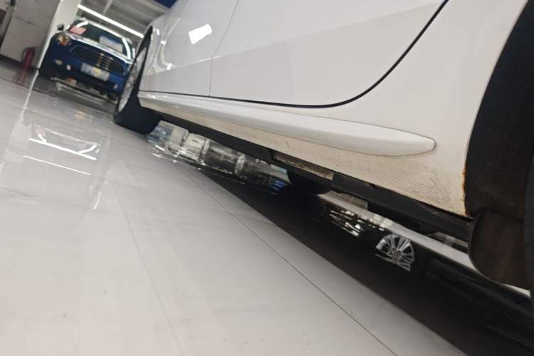 Used Audi A4L 2015 35 TFSI Automatic Comfort Model Left Side Sill