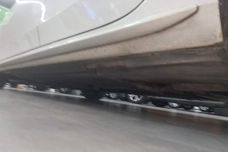 Used Audi A4L 2015 35 TFSI Automatic Comfort Model Left Side Sill