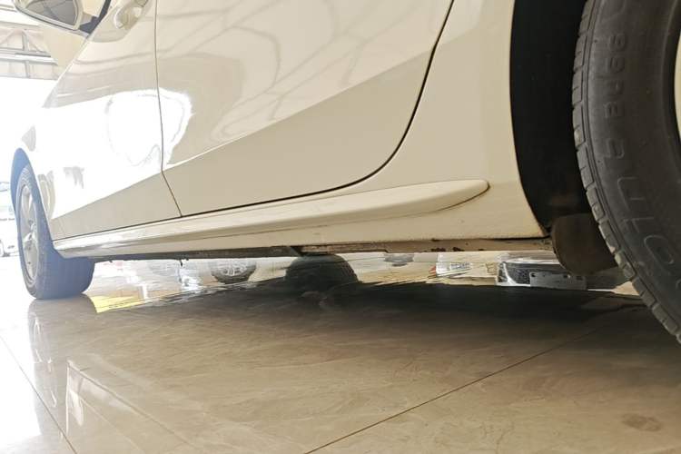Used Audi A4L 2015 35 TFSI Automatic Standard Model Left Side Sill