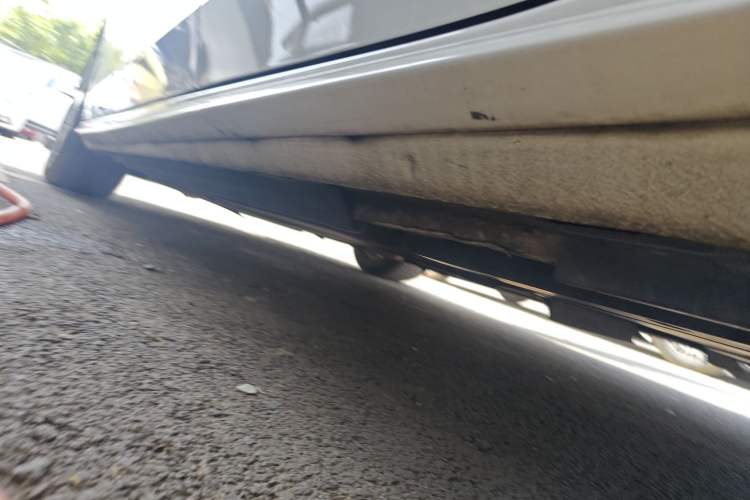 Used Audi A4L 2015 35 TFSI Automatic Standard Model Left Side Sill