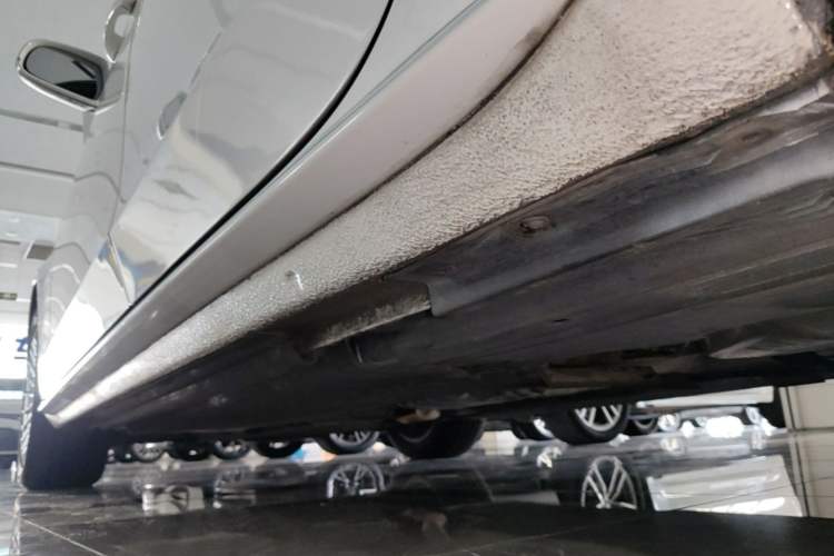 Used Audi A4L 2015 35 TFSI Automatic Comfort Model Left Side Sill