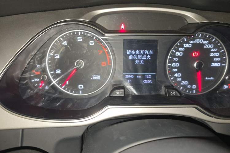 Used Audi A4L 2015 35 TFSI Automatic Technology Model Odometer Close Up