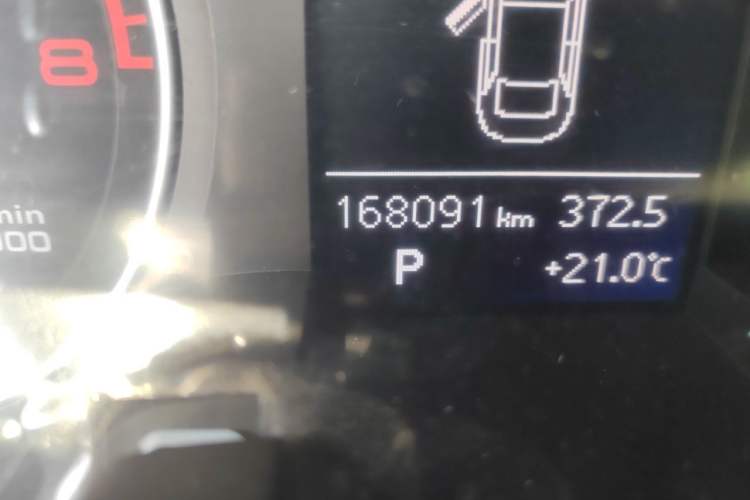 Used Audi A4L 2015 35 TFSI Automatic Comfort Model Odometer Close Up