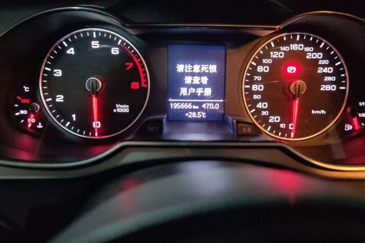 Used Audi A4L 2015 45 TFSI quattro Individual Sport Edition Odometer Close Up