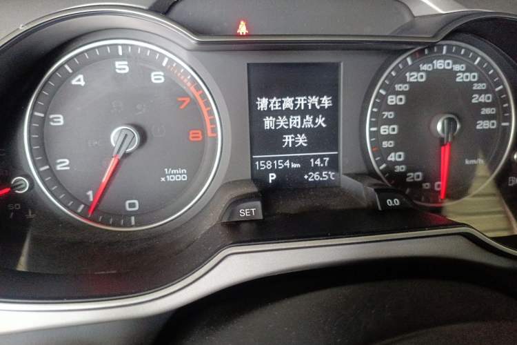 Used Audi A4L 2015 45 TFSI quattro Individual Sport Edition Odometer Close Up