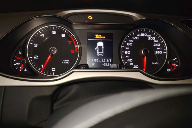 Used Audi A4L 2015 45 TFSI quattro Individual Sport Edition Odometer Close Up
