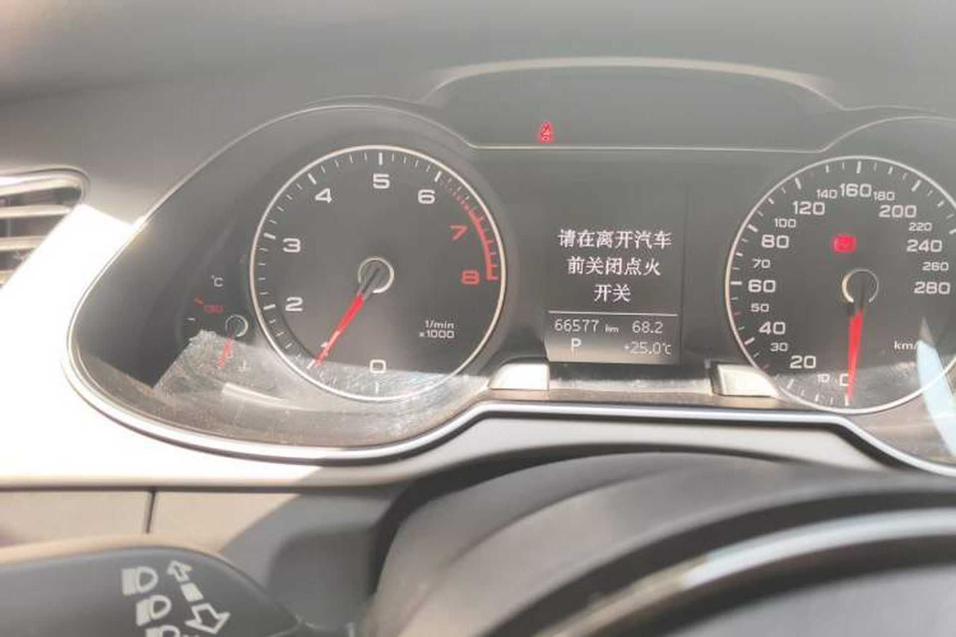 Used Audi A4L 2015 35 TFSI Automatic Standard Model Odometer Close Up