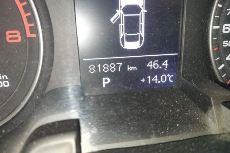 Used Audi A4L 2015 35 TFSI Automatic Standard Model Odometer Close Up