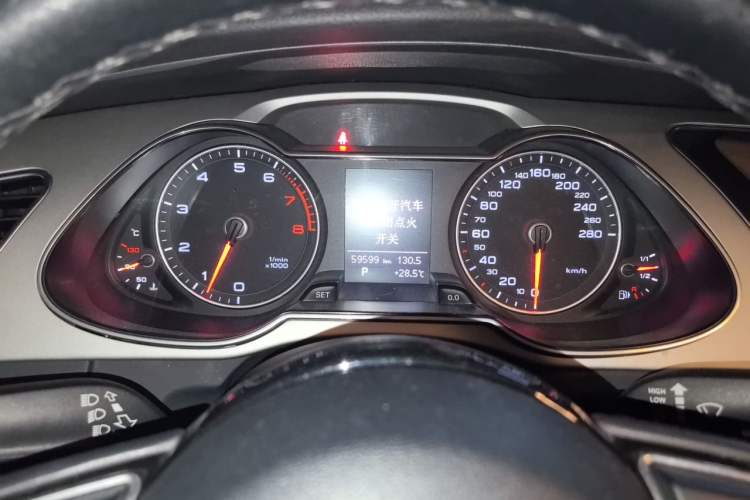 Used Audi A4L 2015 30 TFSI Automatic Comfort Model Odometer Close Up
