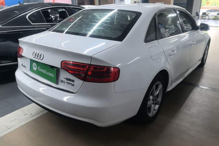Used Audi A4L 2015 30 TFSI Automatic Comfort Model Rear Right 45 Deg
