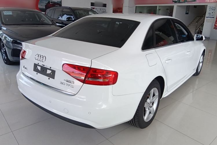 Used Audi A4L 2015 30 TFSI Automatic Comfort Model Rear Right 45 Deg