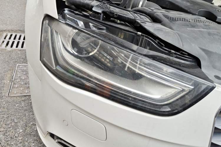 Used Audi A4L 2015 35 TFSI Automatic Comfort Model Right Front Headlight
