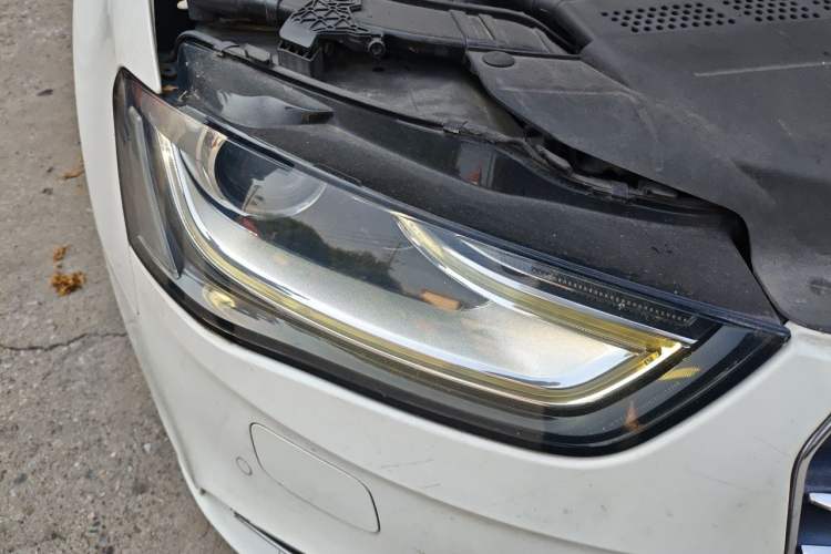 Used Audi A4L 2015 35 TFSI Automatic Comfort Model Right Front Headlight