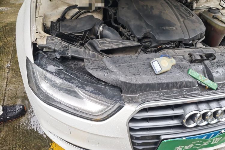 Used Audi A4L 2015 35 TFSI Automatic Comfort Model Right Front Headlight