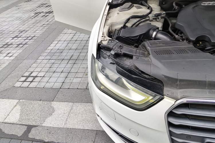 Used Audi A4L 2015 35 TFSI Automatic Standard Model Right Front Headlight