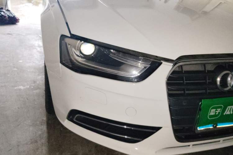 Used Audi A4L 2015 35 TFSI Automatic Standard Model Right Front Headlight