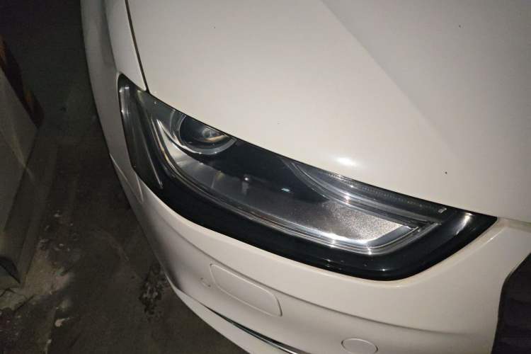 Used Audi A4L 2015 35 TFSI Automatic Comfort Model Right Front Headlight