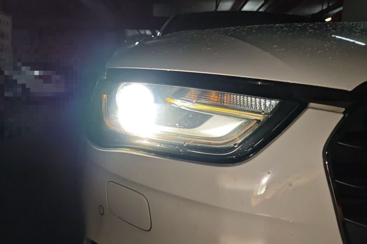 Used Audi A4L 2015 35 TFSI Automatic Standard Model Right Front Headlight