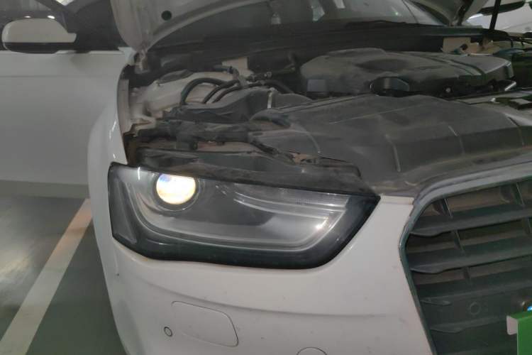 Used Audi A4L 2015 35 TFSI Automatic Comfort Model Right Front Headlight