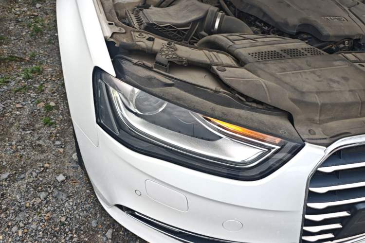 Used Audi A4L 2015 35 TFSI Millionth Anniversary Comfort Edition Right Front Headlight