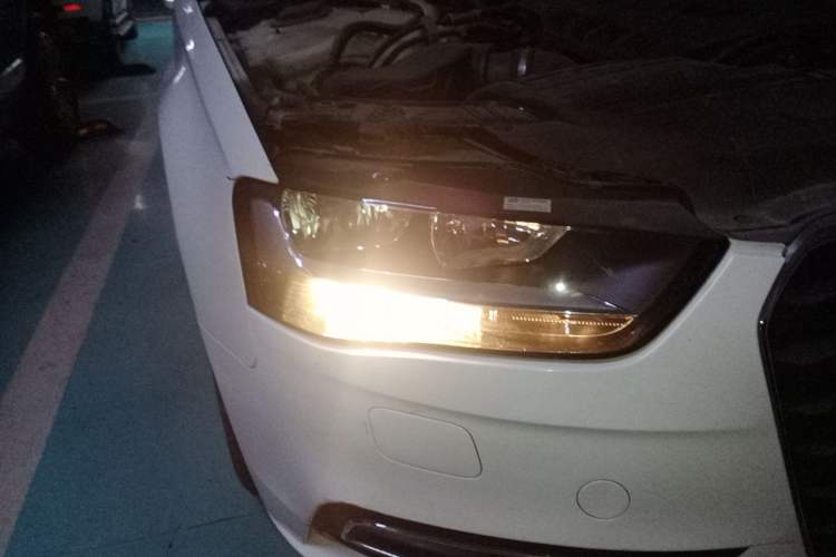 Used Audi A4L 2015 30 TFSI Manual Comfort Model Right Front Headlight