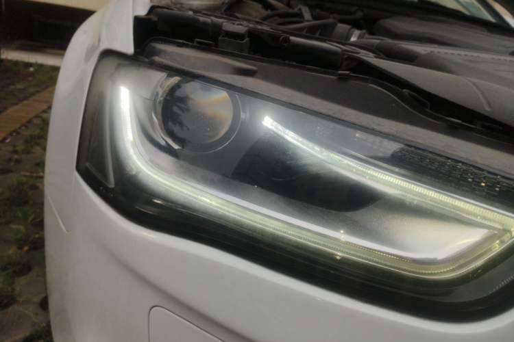 Used Audi A4L 2015 45 TFSI quattro Individual Sport Edition Right Front Headlight