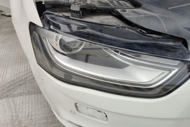 Used Audi A4L 2015 35 TFSI Automatic Standard Model Right Front Headlight