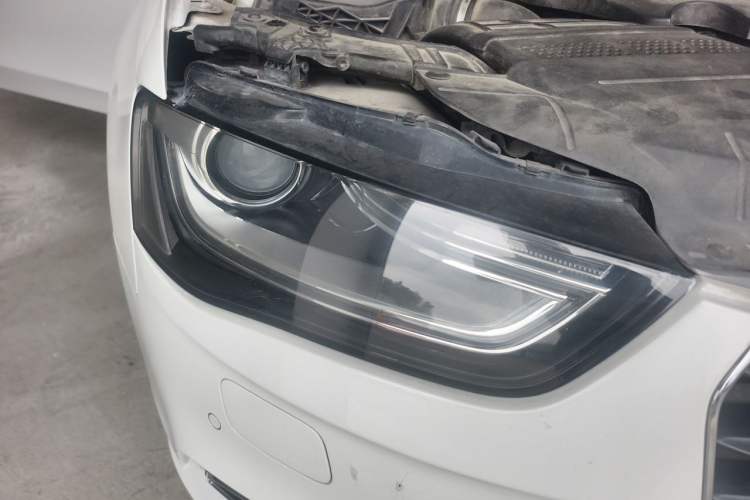 Used Audi A4L 2015 35 TFSI Automatic Comfort Model Right Front Headlight