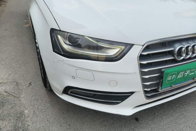 Used Audi A4L 2015 35 TFSI Automatic Comfort Model Right Front Headlight