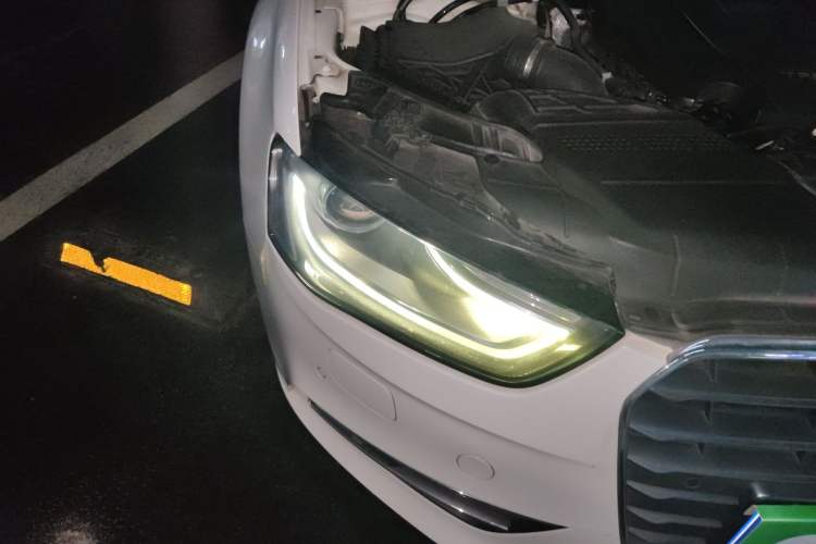 Used Audi A4L 2015 35 TFSI Automatic Standard Model Right Front Headlight