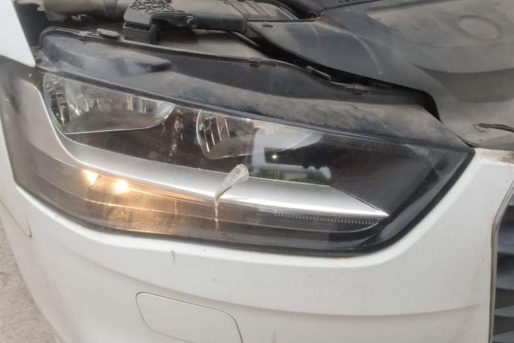 Used Audi A4L 2015 30 TFSI Automatic Comfort Model Right Front Headlight