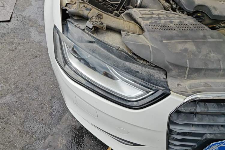 Used Audi A4L 2015 35 TFSI Automatic Comfort Model Right Front Headlight