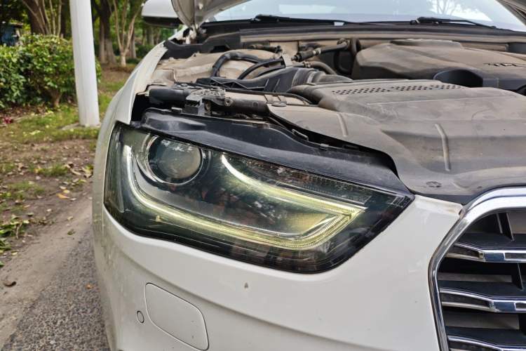 Used Audi A4L 2015 35 TFSI Automatic Comfort Model Right Front Headlight