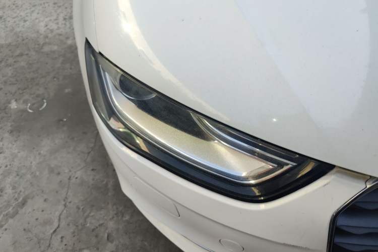 Used Audi A4L 2015 35 TFSI Automatic Standard Model Right Front Headlight