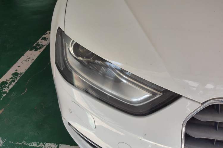 Used Audi A4L 2015 35 TFSI Automatic Standard Model Right Front Headlight
