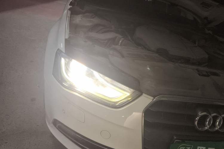 Used Audi A4L 2015 35 TFSI Automatic Comfort Model Right Front Headlight