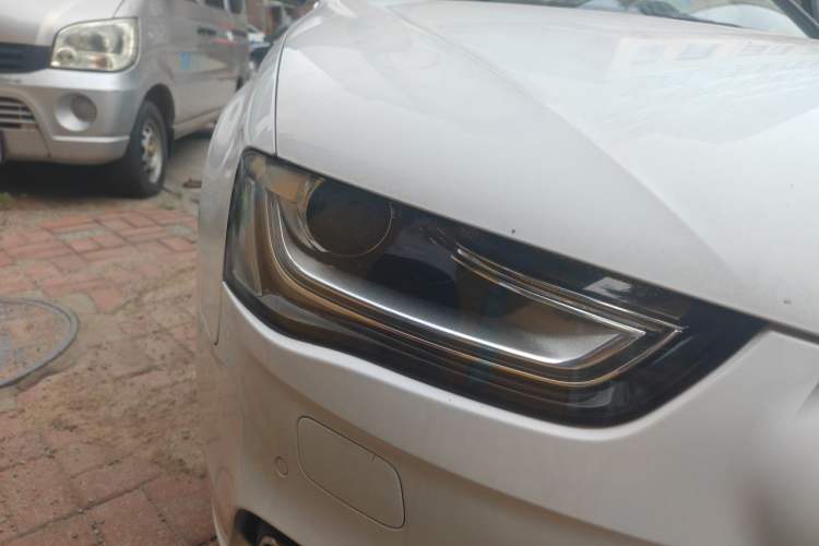 Used Audi A4L 2015 35 TFSI Automatic Standard Model Right Front Headlight